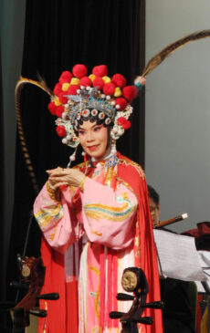 下南洋潮州音乐专场——木偶点火翻筋斗,潮州木偶戏突破传统 下南洋潮州音乐专场——木偶点火翻筋斗,潮州木偶戏突破传统